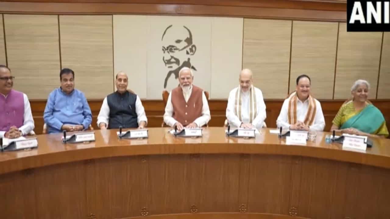 ಮೋದಿ 3.0 ಕ್ಯಾಬಿನೆಟ್: ನೂತನ ಸರ್ಕಾರದಲ್ಲಿ ಯಾರಿಗೆ ಯಾವ ಖಾತೆ? ಇಲ್ಲಿದೆ ಪೂರ್ಣ ಪಟ್ಟಿ