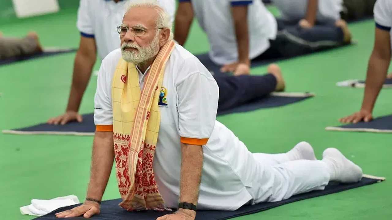 International Yoga Day 2024: ಶ್ರೀನಗರದ ದಾಲ್​ ಸರೋವರದ ತಟದಲ್ಲಿ ಮೋದಿ ಯೋಗ