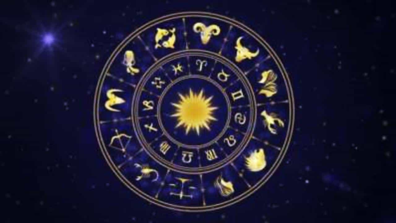 Horoscope: ದಿನ ಭವಿಷ್ಯ; ಅಪರಿಚಿತರ ಜೊತೆ ಹಣದ ವ್ಯವಹಾರ ಮಾಡಬೇಡಿ Horoscope: ದಿನ ಭವಿಷ್ಯ; ಅಪರಿಚಿತರ ಜೊತೆ ಹಣದ ವ್ಯವಹಾರ ಮಾಡಬೇಡಿ