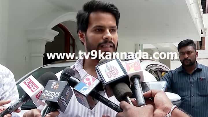 ‘ನಾನು ಚಿತ್ರರಂಗದಿಂದ ದೂರ ಹೋಗಲ್ಲ, ಇದು ಸಣ್ಣ ವಿರಾಮವಷ್ಟೇ’; ನಿಖಿಲ್ ಕುಮಾರ್ ಸ್ಪಷ್ಟನೆ ‘ನಾನು ಚಿತ್ರರಂಗದಿಂದ ದೂರ ಹೋಗಲ್ಲ, ಇದು ಸಣ್ಣ ವಿರಾಮವಷ್ಟೇ’; ನಿಖಿಲ್ ಕುಮಾರ್ ಸ್ಪಷ್ಟನೆ