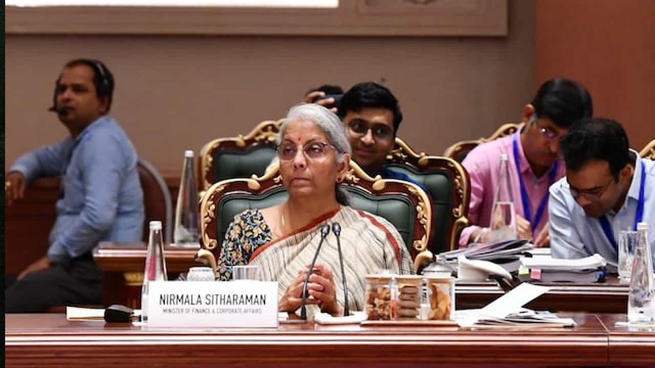 Union Budget 2024: ಹಣಕಾಸು ಸಚಿವೆ ನಿರ್ಮಲಾ ಸೀತಾರಾಮನ್ ಅಧ್ಯಕ್ಷತೆಯಲ್ಲಿ ಜಿಎಸ್ಟಿ ಕೌನ್ಸಿಲ್ ಸಭೆ Union Budget 2024: ಹಣಕಾಸು ಸಚಿವೆ ನಿರ್ಮಲಾ ಸೀತಾರಾಮನ್ ಅಧ್ಯಕ್ಷತೆಯಲ್ಲಿ ಜಿಎಸ್ಟಿ ಕೌನ್ಸಿಲ್ ಸಭೆ