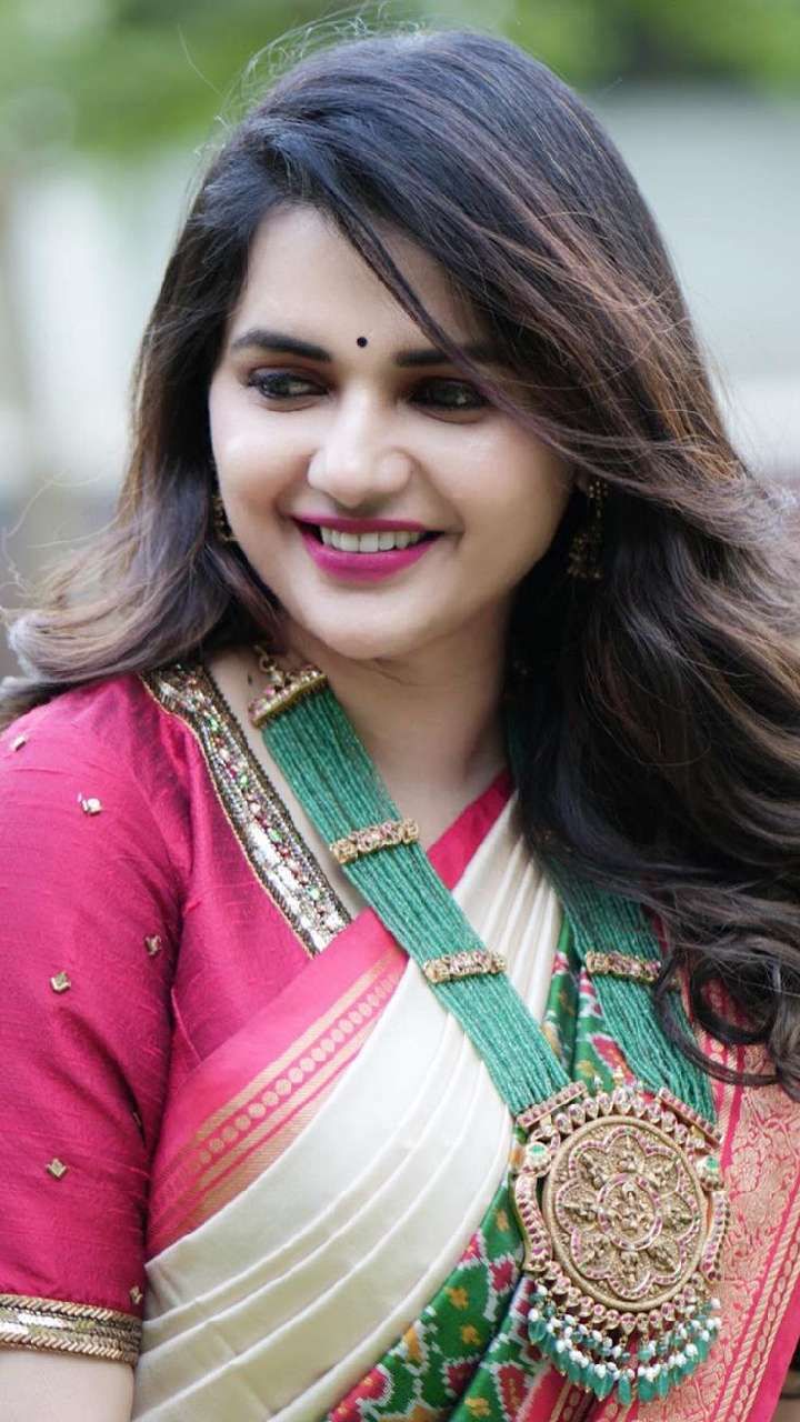 ಚಿತ್ರದುರ್ಗದ ರೇಣುಕಾ ಸ್ವಾಮಿ ಕೊಲೆ ಕೇಸಿನಲ್ಲಿ ದರ್ಶನ್ ಅರೆಸ್ಟ್ ಆಗಿದ್ದು, ಈ ಕೇಸ್‌ನಲ್ಲಿ ಪವಿತ್ರ ಗೌಡ ಹೆಸರನ್ನ ಕೂಡ ಎಳೆದು ತರಲಾಗಿದೆ.