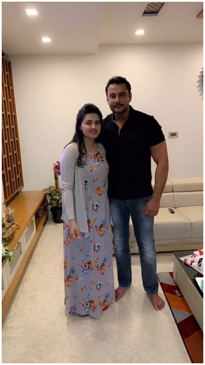 Pavithra Gowda Darshan (4)