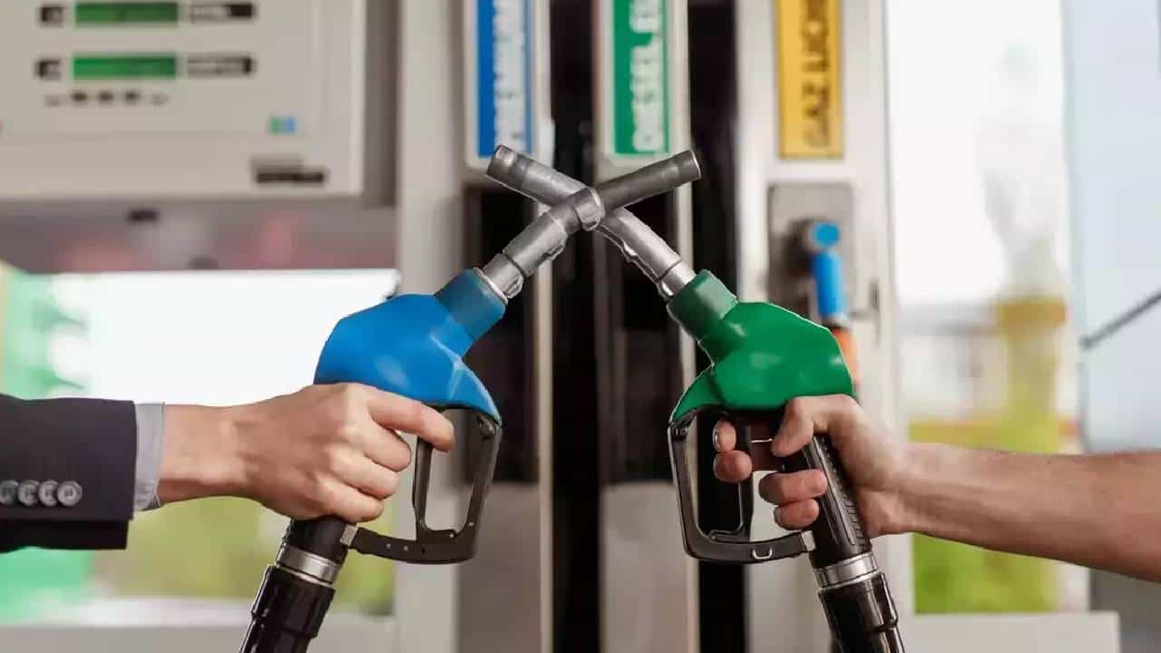Petrol Diesel Price on June 02: ರಾಜಸ್ಥಾನ ಹಾಗೂ ಹಿಮಾಚಲಪ್ರದೇಶದಲ್ಲಿ ಪೆಟ್ರೋಲ್ ದರ ಇಳಿಕೆ Petrol Diesel Price on June 02: ರಾಜಸ್ಥಾನ ಹಾಗೂ ಹಿಮಾಚಲಪ್ರದೇಶದಲ್ಲಿ ಪೆಟ್ರೋಲ್ ದರ ಇಳಿಕೆ
