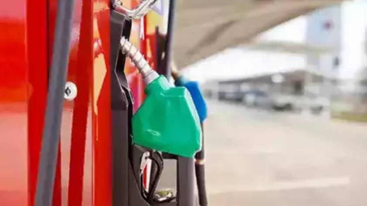 Petrol Diesel Price on June 13: ಅಂತಾರಾಷ್ಟ್ರೀಯ ಕಚ್ಚಾತೈಲ ಬೆಲೆಯಲ್ಲಿ ಇಳಿಕೆಯಾಗಿದ್ದರೂ ದೇಶಾದ್ಯಂತ ಪೆಟ್ರೋಲ್, ಡೀಸೆಲ್ ಬೆಲೆ ಸ್ಥಿರ