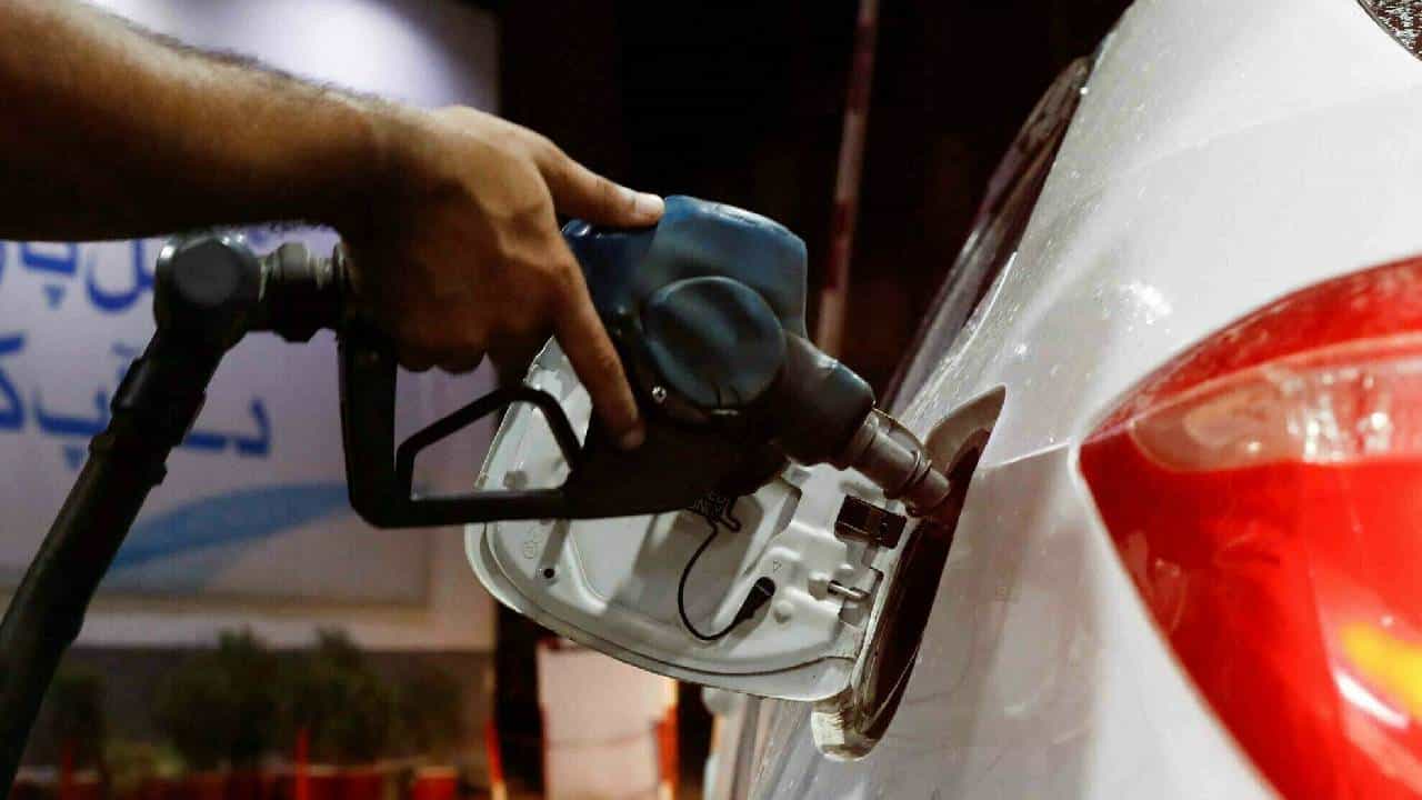 Petrol Diesel Price on June 19: ಬೆಂಗಳೂರು, ದೆಹಲಿ ಸೇರಿ ದೇಶದ ವಿವಿಧ ಕಡೆಗಳಲ್ಲಿ ಇಂಧನ ಬೆಲೆ ಎಷ್ಟಿದೆ? Petrol Diesel Price on June 19: ಬೆಂಗಳೂರು, ದೆಹಲಿ ಸೇರಿ ದೇಶದ ವಿವಿಧ ಕಡೆಗಳಲ್ಲಿ ಇಂಧನ ಬೆಲೆ ಎಷ್ಟಿದೆ?