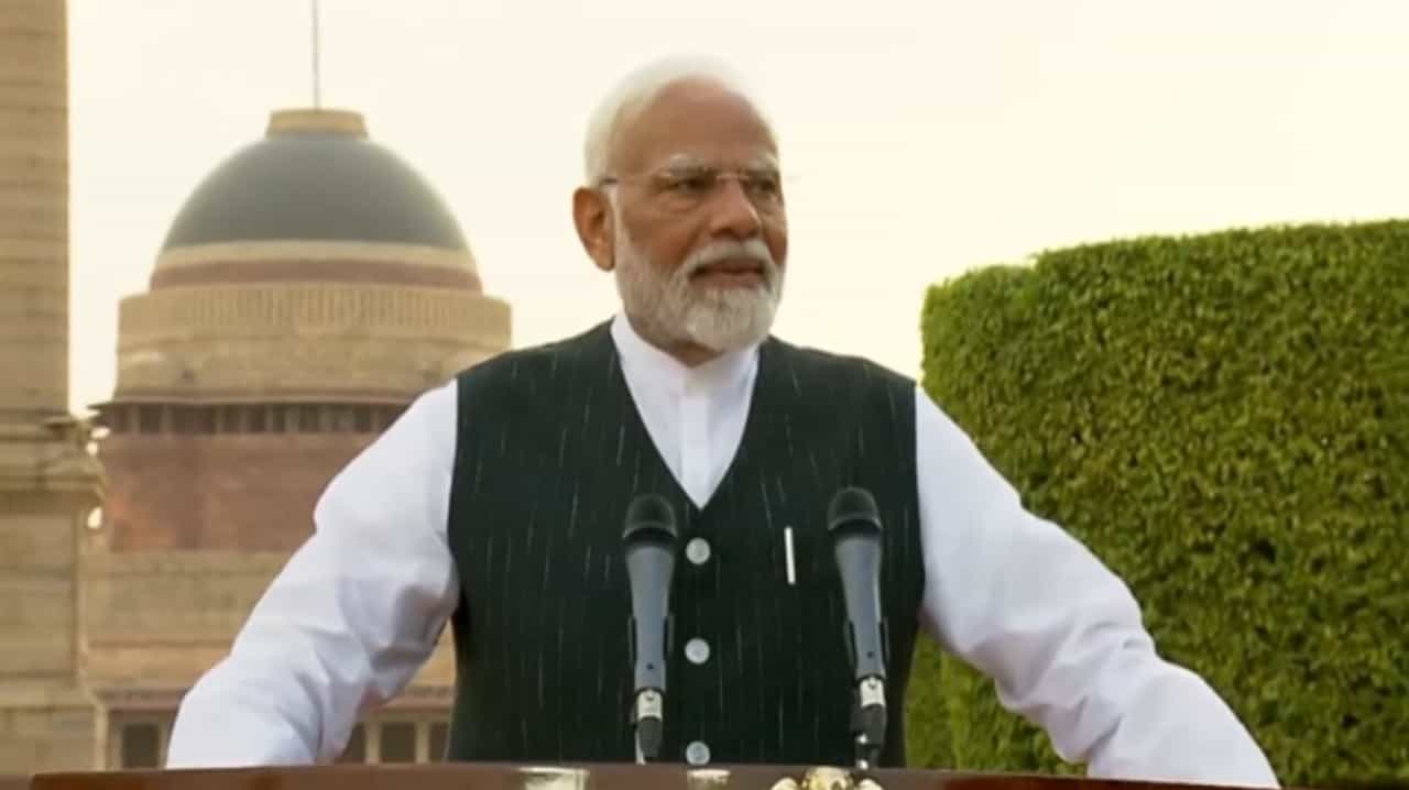 Narendra Modi: ಎನ್ಡಿಎ ಬಲಿಷ್ಠ, ಸ್ಥಿರ ಮತ್ತು ಅಭಿವೃದ್ಧಿಯ ಧ್ಯೇಯ ಹೊಂದಿರುವ ಸರ್ಕಾರವನ್ನು ರಚಿಸಲಿದೆ: ಮೋದಿ Narendra Modi: ಎನ್ಡಿಎ ಬಲಿಷ್ಠ, ಸ್ಥಿರ ಮತ್ತು ಅಭಿವೃದ್ಧಿಯ ಧ್ಯೇಯ ಹೊಂದಿರುವ ಸರ್ಕಾರವನ್ನು ರಚಿಸಲಿದೆ: ಮೋದಿ