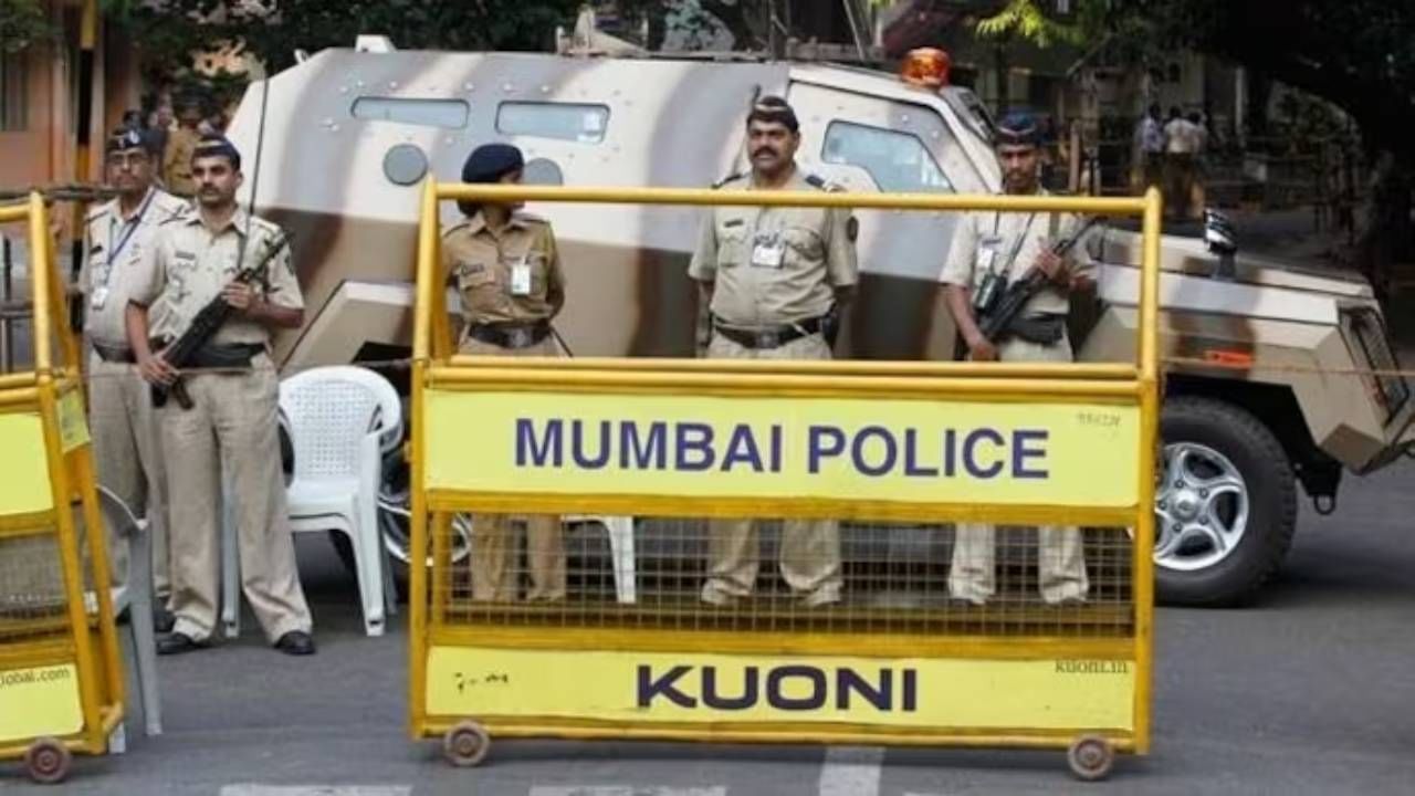 Bomb Threat: ಮುಂಬೈನ 50 ಆಸ್ಪತ್ರೆಗಳು ಹಾಗೂ ಕಾಲೇಜುಗಳಿಗೆ ಬಾಂಬ್ ಬೆದರಿಕೆ Bomb Threat: ಮುಂಬೈನ 50 ಆಸ್ಪತ್ರೆಗಳು ಹಾಗೂ ಕಾಲೇಜುಗಳಿಗೆ ಬಾಂಬ್ ಬೆದರಿಕೆ