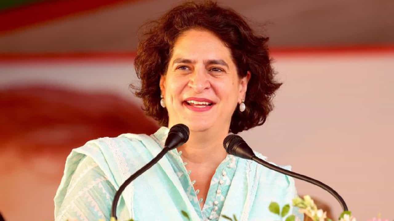 Priyanka Gandhi: ವಯನಾಡಿನಲ್ಲಿ ರಾಹುಲ್ ಗಾಂಧಿಯ ಅನುಪಸ್ಥಿತಿ ಕಾಡದಂತೆ ಕೆಲಸ ಮಾಡುವೆ; ಪ್ರಿಯಾಂಕಾ ಗಾಂಧಿ ಭರವಸೆ Priyanka Gandhi: ವಯನಾಡಿನಲ್ಲಿ ರಾಹುಲ್ ಗಾಂಧಿಯ ಅನುಪಸ್ಥಿತಿ ಕಾಡದಂತೆ ಕೆಲಸ ಮಾಡುವೆ; ಪ್ರಿಯಾಂಕಾ ಗಾಂಧಿ ಭರವಸೆ