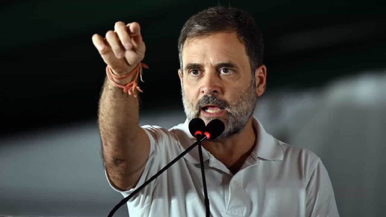 Rahul Gandhi: ಉಕ್ರೇನ್ ಯುದ್ಧ ನಿಲ್ಲಿಸಿದವರಿಗೆ ಪೇಪರ್ ಸೋರಿಕೆ ತಡೆಯಲು ಸಾಧ್ಯವಾಗಲಿಲ್ಲವೇ?; ಮೋದಿಗೆ ರಾಹುಲ್ ಗಾಂಧಿ ಪ್ರಶ್ನೆ Rahul Gandhi: ಉಕ್ರೇನ್ ಯುದ್ಧ ನಿಲ್ಲಿಸಿದವರಿಗೆ ಪೇಪರ್ ಸೋರಿಕೆ ತಡೆಯಲು ಸಾಧ್ಯವಾಗಲಿಲ್ಲವೇ?; ಮೋದಿಗೆ ರಾಹುಲ್ ಗಾಂಧಿ ಪ್ರಶ್ನೆ