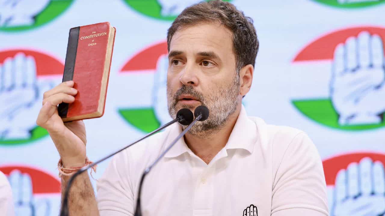 Rahul Gandhi: ಸಂವಿಧಾನದ ರಕ್ಷಣೆಗೆ ಮೊದಲ ಹೆಜ್ಜೆಯಿಟ್ಟಿದ್ದೇವೆ; ಫಲಿತಾಂಶದ ಬಳಿಕ ರಾಹುಲ್ ಗಾಂಧಿ ಪ್ರತಿಕ್ರಿಯೆ Rahul Gandhi: ಸಂವಿಧಾನದ ರಕ್ಷಣೆಗೆ ಮೊದಲ ಹೆಜ್ಜೆಯಿಟ್ಟಿದ್ದೇವೆ; ಫಲಿತಾಂಶದ ಬಳಿಕ ರಾಹುಲ್ ಗಾಂಧಿ ಪ್ರತಿಕ್ರಿಯೆ