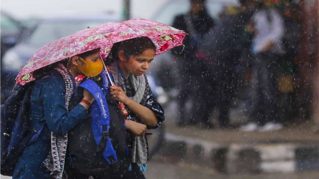 Karnataka Rains:ಇಂದಿನಿಂದ ಬೆಂಗಳೂರು, ಕೊಡಗು, ಹಾಸನ ಸೇರಿದಂತೆ 16ಕ್ಕೂ ಅಧಿಕ ಜಿಲ್ಲೆಗಳಲ್ಲಿ ಭಾರಿ ಮಳೆ