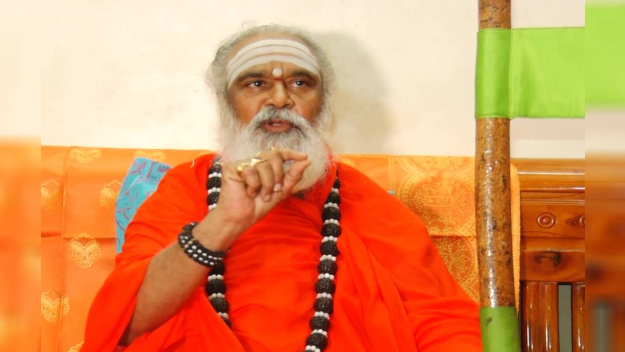 ಸಿಎಂ ಬದಲಾವಣೆ ವಿಚಾರವಾಗಿ ಮತ್ತೋರ್ವ ಸ್ವಾಮೀಜಿ ಎಂಟ್ರಿ; ಬದಲಾವಣೆ ಸಮಯ ಬಂದ್ರೆ ಲಿಂಗಾಯತ ನಾಯಕರಿಗೆ ನೀಡ್ಬೇಕು! ಸಿಎಂ ಬದಲಾವಣೆ ವಿಚಾರವಾಗಿ ಮತ್ತೋರ್ವ ಸ್ವಾಮೀಜಿ ಎಂಟ್ರಿ; ಬದಲಾವಣೆ ಸಮಯ ಬಂದ್ರೆ ಲಿಂಗಾಯತ ನಾಯಕರಿಗೆ ನೀಡ್ಬೇಕು!