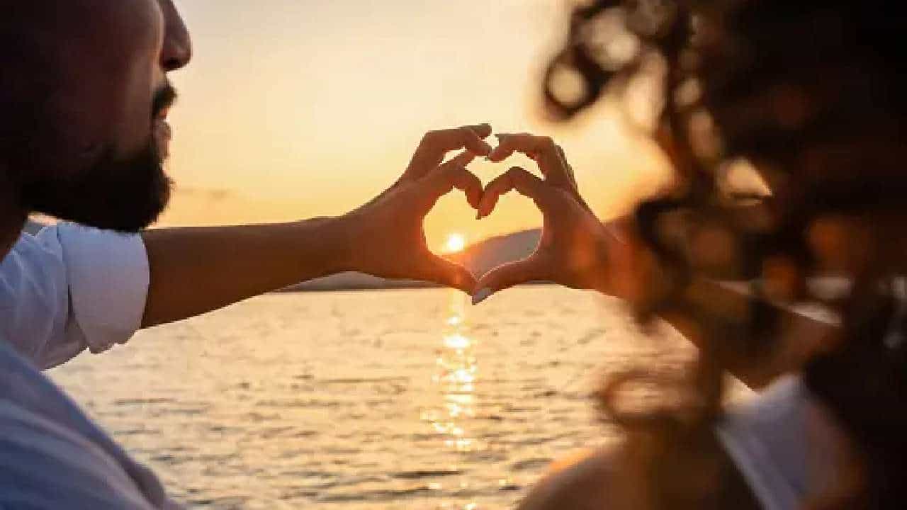 Relationship Tips : ಪ್ರೀತಿಸಿದ ಜೋಡಿಗಳು ಮದುವೆಯಾಗಲು ಸಿದ್ದರಾಗಿದ್ದೀರಾ, ಹಾಗಾದ್ರೆ ಈ ವಿಷಯಗಳನ್ನೊಮ್ಮೆ ಗಮನಿಸಿ Relationship Tips : ಪ್ರೀತಿಸಿದ ಜೋಡಿಗಳು ಮದುವೆಯಾಗಲು ಸಿದ್ದರಾಗಿದ್ದೀರಾ, ಹಾಗಾದ್ರೆ ಈ ವಿಷಯಗಳನ್ನೊಮ್ಮೆ ಗಮನಿಸಿ