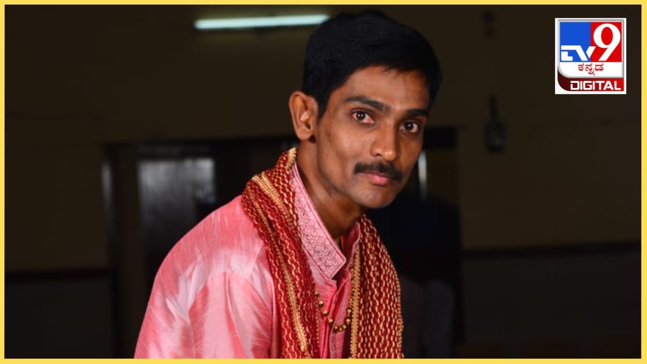 ಮೋರಿಯಲ್ಲಿದ್ದ ಶವ ಎಳೆದಾಡಿದ್ದ ನಾಯಿಗಳು: ರೇಣುಕಾಸ್ವಾಮಿ ಕೊಲೆ ಪ್ರಕರಣ ಬೆಳಕಿಗೆ ಬಂದಿದ್ದೇ ಹೀಗೆ! ಮೋರಿಯಲ್ಲಿದ್ದ ಶವ ಎಳೆದಾಡಿದ್ದ ನಾಯಿಗಳು: ರೇಣುಕಾಸ್ವಾಮಿ ಕೊಲೆ ಪ್ರಕರಣ ಬೆಳಕಿಗೆ ಬಂದಿದ್ದೇ ಹೀಗೆ!