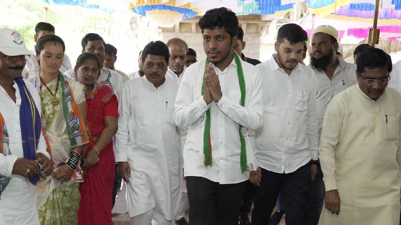ಲೋಕಸಭಾ ಚುನಾವಣೆ ಫಲಿತಾಂಶ: ಸಂಸತ್ತು ಪ್ರವೇಶಿಸಿದ ಕರ್ನಾಟಕದ ಅತ್ಯಂತ ಕಿರಿಯ ವಯಸ್ಸಿನ ಸಂಸದ ಸಾಗರ ಖಂಡ್ರೆ ಲೋಕಸಭಾ ಚುನಾವಣೆ ಫಲಿತಾಂಶ: ಸಂಸತ್ತು ಪ್ರವೇಶಿಸಿದ ಕರ್ನಾಟಕದ ಅತ್ಯಂತ ಕಿರಿಯ ವಯಸ್ಸಿನ ಸಂಸದ ಸಾಗರ ಖಂಡ್ರೆ