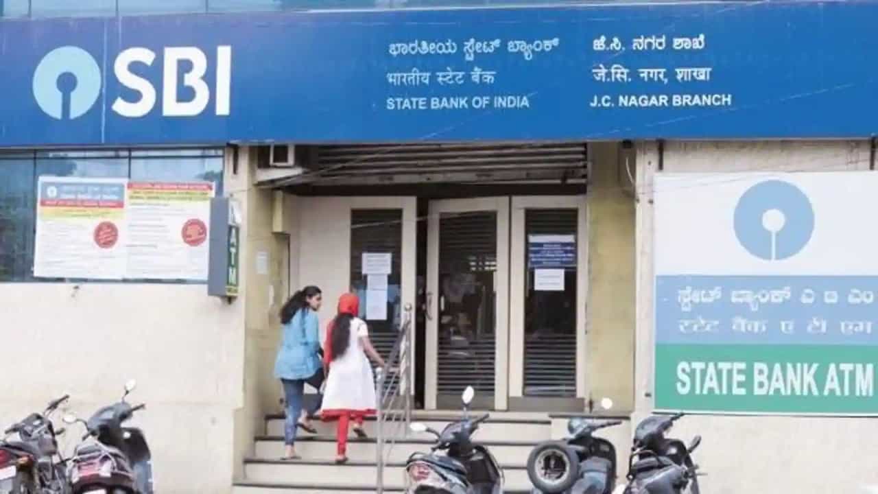 ಎಸ್ಬಿಐ ಇನ್ಫ್ರಾಸ್ಟ್ರಕ್ಚರ್ ಬಾಂಡ್ಗೆ ಭರ್ಜರಿ ಬೇಡಿಕೆ; ಶೇ. 7.36 ಕೂಪನ್ ರೇಟ್ಗೆ 10,000 ಕೋಟಿ ರೂ ಸ್ವೀಕರಿಸಿದ ಬ್ಯಾಂಕ್ ಎಸ್ಬಿಐ ಇನ್ಫ್ರಾಸ್ಟ್ರಕ್ಚರ್ ಬಾಂಡ್ಗೆ ಭರ್ಜರಿ ಬೇಡಿಕೆ; ಶೇ. 7.36 ಕೂಪನ್ ರೇಟ್ಗೆ 10,000 ಕೋಟಿ ರೂ ಸ್ವೀಕರಿಸಿದ ಬ್ಯಾಂಕ್