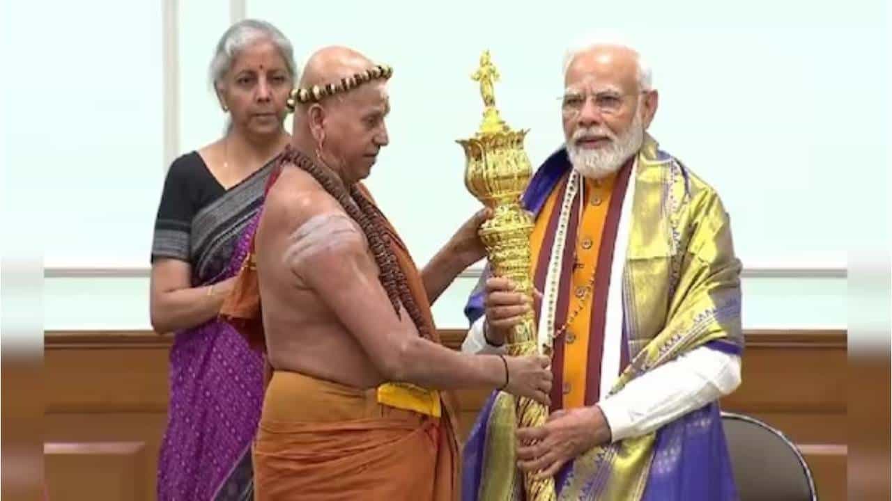 ಸಂಸತ್ತಿನಿಂದ ರಾಜದಂಡ ತೆರವುಗೊಳಿಸುವಂತೆ ಎಸ್ಪಿ ಸಂಸದ ಬರೆದ ಪತ್ರಕ್ಕೆ ತಿರುಗೇಟು ಕೊಟ್ಟ ಬಿಜೆಪಿ ಸಂಸತ್ತಿನಿಂದ ರಾಜದಂಡ ತೆರವುಗೊಳಿಸುವಂತೆ ಎಸ್ಪಿ ಸಂಸದ ಬರೆದ ಪತ್ರಕ್ಕೆ ತಿರುಗೇಟು ಕೊಟ್ಟ ಬಿಜೆಪಿ