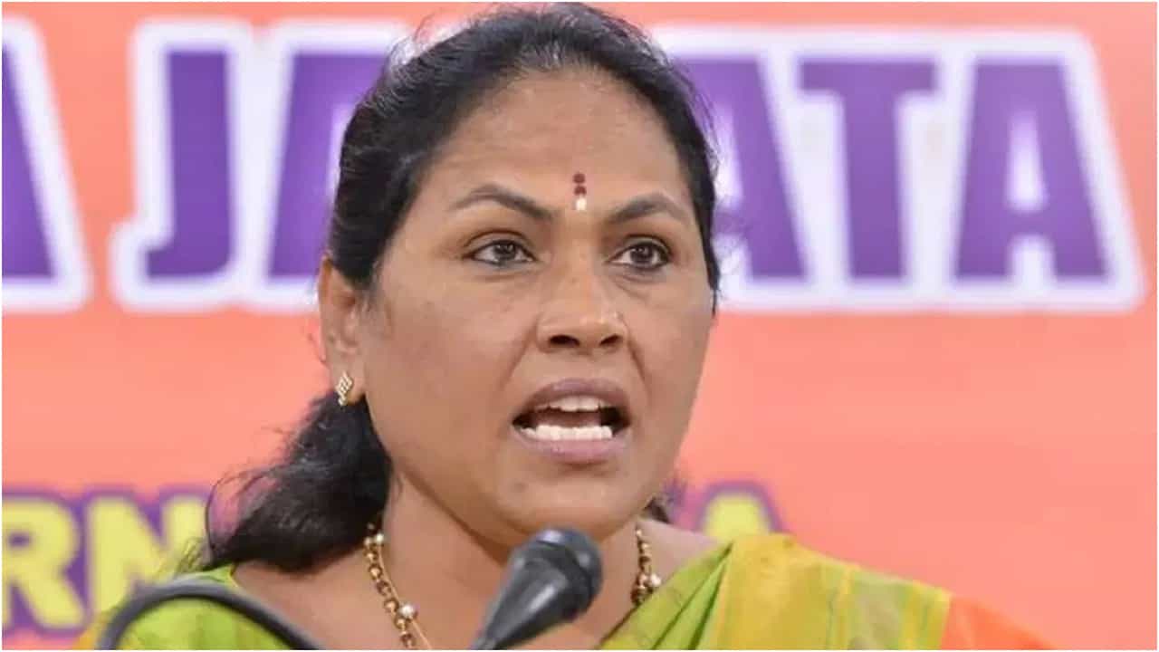 ದರ್ಶನ್ ಕಾಂಗ್ರೆಸ್ ಪರ ಕೆಲಸ ಮಾಡಿದರೆಂದು ಶಾಮಿಯಾನ ಹಾಕಿ ರಕ್ಷಣೆ ಮಾಡುತ್ತಿದ್ದಾರಾ: ಶೋಭಾ ಕರಂದ್ಲಾಜೆ ಪ್ರಶ್ನೆ