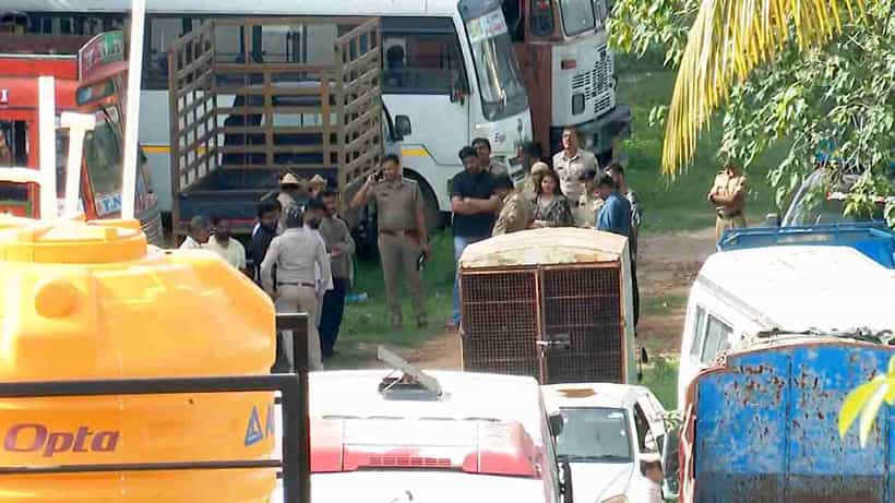 ಕೊಲೆ ನಡೆದ ಸ್ಥಳದಲ್ಲಿ ದರ್ಶನ್ ಕರೆತಂದು ‘ಚಿತ್ರೀಕರಣ’! ಪಟ್ಟಣಗೆರೆ ಶೆಡ್ನಲ್ಲಿ 13 ಆರೋಪಿಗಳ ಸ್ಥಳ ಮಹಜರು