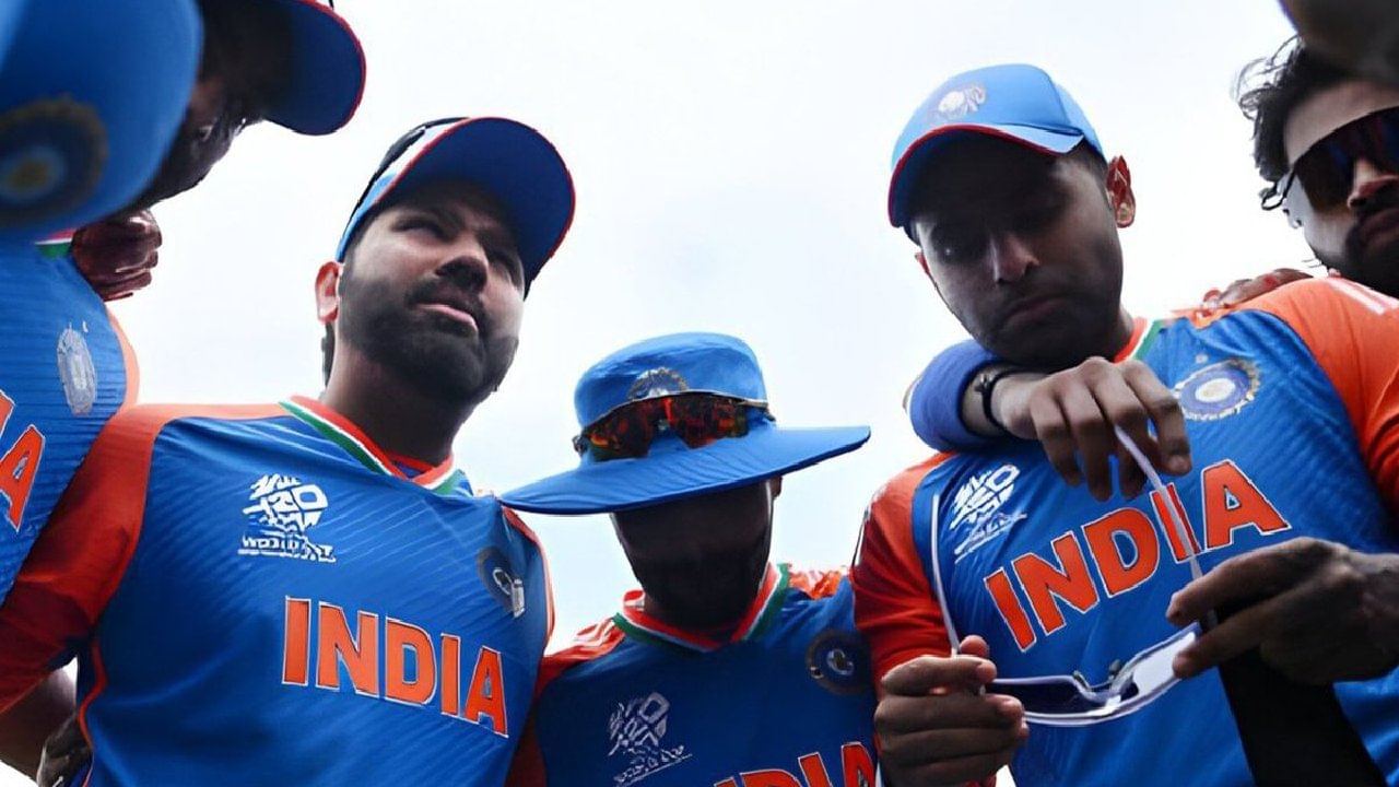 T20 World Cup 2024: ಟಿ20 ವಿಶ್ವಕಪ್​ 2024 ರಲ್ಲಿ ಟೀಮ್ ಇಂಡಿಯಾ (Team India) ಭರ್ಜರಿ ಪ್ರದರ್ಶನ ಮುಂದುವರೆಸಿದೆ. ಮೊದಲ ಪಂದ್ಯದಲ್ಲಿ ಐರ್ಲೆಂಡ್ ವಿರುದ್ಧ 8 ವಿಕೆಟ್​ಗಳ ಅಮೋಘ ಗೆಲುವು ದಾಖಲಿಸಿದ್ದ ಭಾರತ ತಂಡ, 2ನೇ ಪಂದ್ಯದಲ್ಲಿ ಪಾಕಿಸ್ತಾನ್ ತಂಡವನ್ನು ಬಗ್ಗು ಬಡಿದಿದೆ.