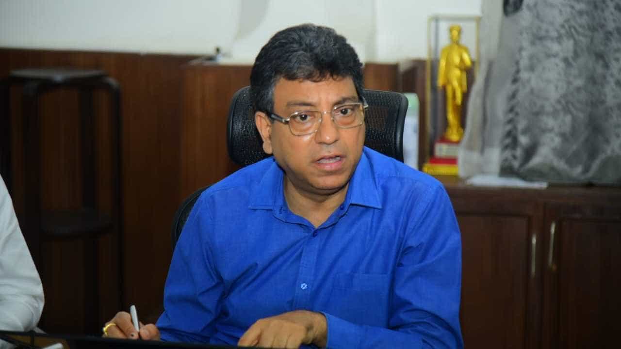 ಬಿಬಿಎಂಪಿ ಆಯುಕ್ತ ತುಷಾರ್ ಗಿರಿನಾಥ್ಗೆ ಡೆಂಗ್ಯೂ, ಮನೆಯಲ್ಲೇ ಚಿಕಿತ್ಸೆ ಬಿಬಿಎಂಪಿ ಆಯುಕ್ತ ತುಷಾರ್ ಗಿರಿನಾಥ್ಗೆ ಡೆಂಗ್ಯೂ, ಮನೆಯಲ್ಲೇ ಚಿಕಿತ್ಸೆ