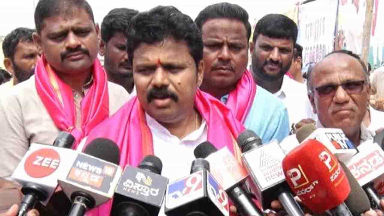 ಎಸ್ಟಿ ನಿಗಮದ ಹಗರಣ: ಸ್ಫೋಟಕ ಮಾಹಿತಿ ಬಿಚ್ಚಿಟ್ಟ ಕಾಂಗ್ರೆಸ್ ಶಾಸಕ ಬಸನಗೌಡ ದದ್ದಲ್ ಎಸ್ಟಿ ನಿಗಮದ ಹಗರಣ: ಸ್ಫೋಟಕ ಮಾಹಿತಿ ಬಿಚ್ಚಿಟ್ಟ ಕಾಂಗ್ರೆಸ್ ಶಾಸಕ ಬಸನಗೌಡ ದದ್ದಲ್