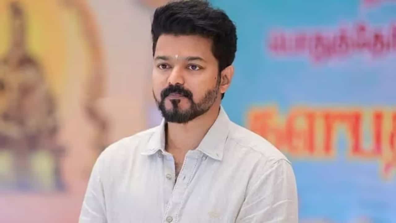 Thalapathy Vijay Birthday: ದಳಪತಿ ವಿಜಯ್ ಒಟ್ಟೂ ಆಸ್ತಿ ಎಷ್ಟು? ಯಾವೆಲ್ಲ ಕಾರುಗಳಿವೆ? ಇಲ್ಲಿದೆ ವಿವರ Thalapathy Vijay Birthday: ದಳಪತಿ ವಿಜಯ್ ಒಟ್ಟೂ ಆಸ್ತಿ ಎಷ್ಟು? ಯಾವೆಲ್ಲ ಕಾರುಗಳಿವೆ? ಇಲ್ಲಿದೆ ವಿವರ