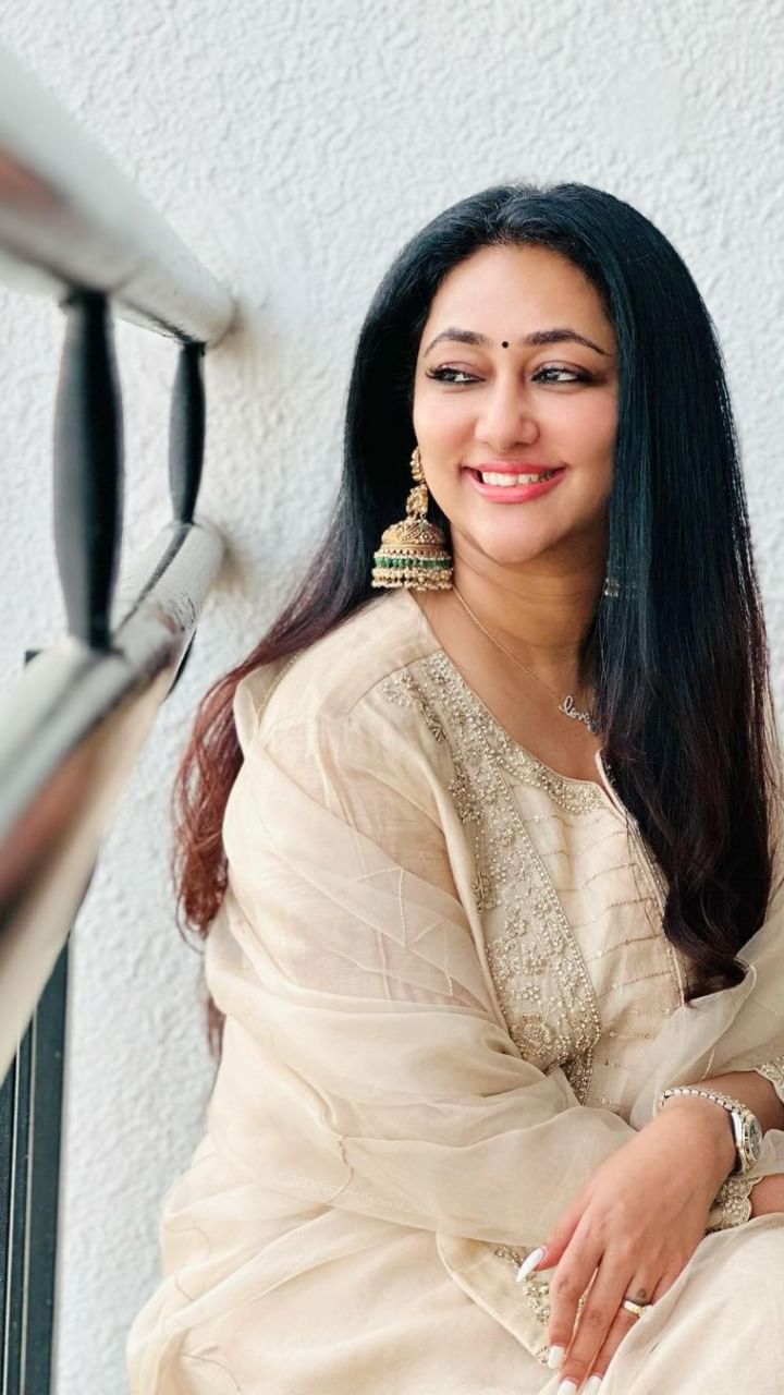 ಚಿತ್ರದುರ್ಗದ ರೇಣುಕಾ ಸ್ವಾಮಿ ಕೊಲೆ ಕೇಸ್​ನಲ್ಲಿ ದರ್ಶನ್ ಅವರು ಅರೆಸ್ಟ್ ಆಗಿದ್ದಾರೆ. ಅವರು ಜೈಲಿನಲ್ಲಿದ್ದು ಹಲವು ದಿನ ಕಳೆದಿದೆ.