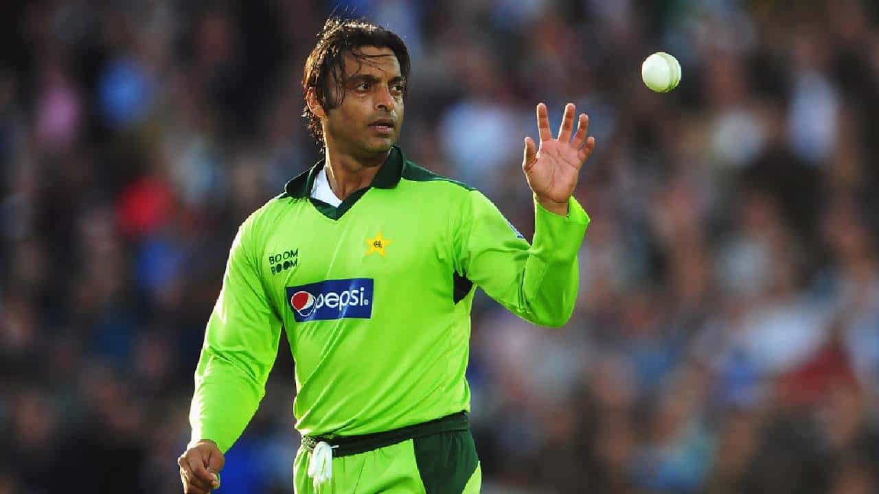 ಪಾಕಿಸ್ತಾನ್ ತಂಡದ ಮಾಜಿ ಆಟಗಾರ ಶೊಯೇಬ್ ಅಖ್ತರ್ (Shoaib Akhtar) ಸಖತ್ ಸುದ್ದಿಯಾಗಿದ್ದಾರೆ. ಹೀಗೆ ಸುದ್ದಿಯಾಗಲು ಮುಖ್ಯ ಕಾರಣ ಅವರು ಇನ್ಸ್ಟಾಗ್ರಾಮ್ನಲ್ಲಿ ಹಂಚಿಕೊಂಡಿರುವ ಒಂದು ಪೋಸ್ಟ್. ಈ ಪೋಸ್ಟ್ ಭಗವದ್ಗೀತೆಗೆ ಸಂಬಂಧಿಸಿದ್ದು ಎಂಬುದೇ ಇಲ್ಲಿ ವಿಶೇಷ.