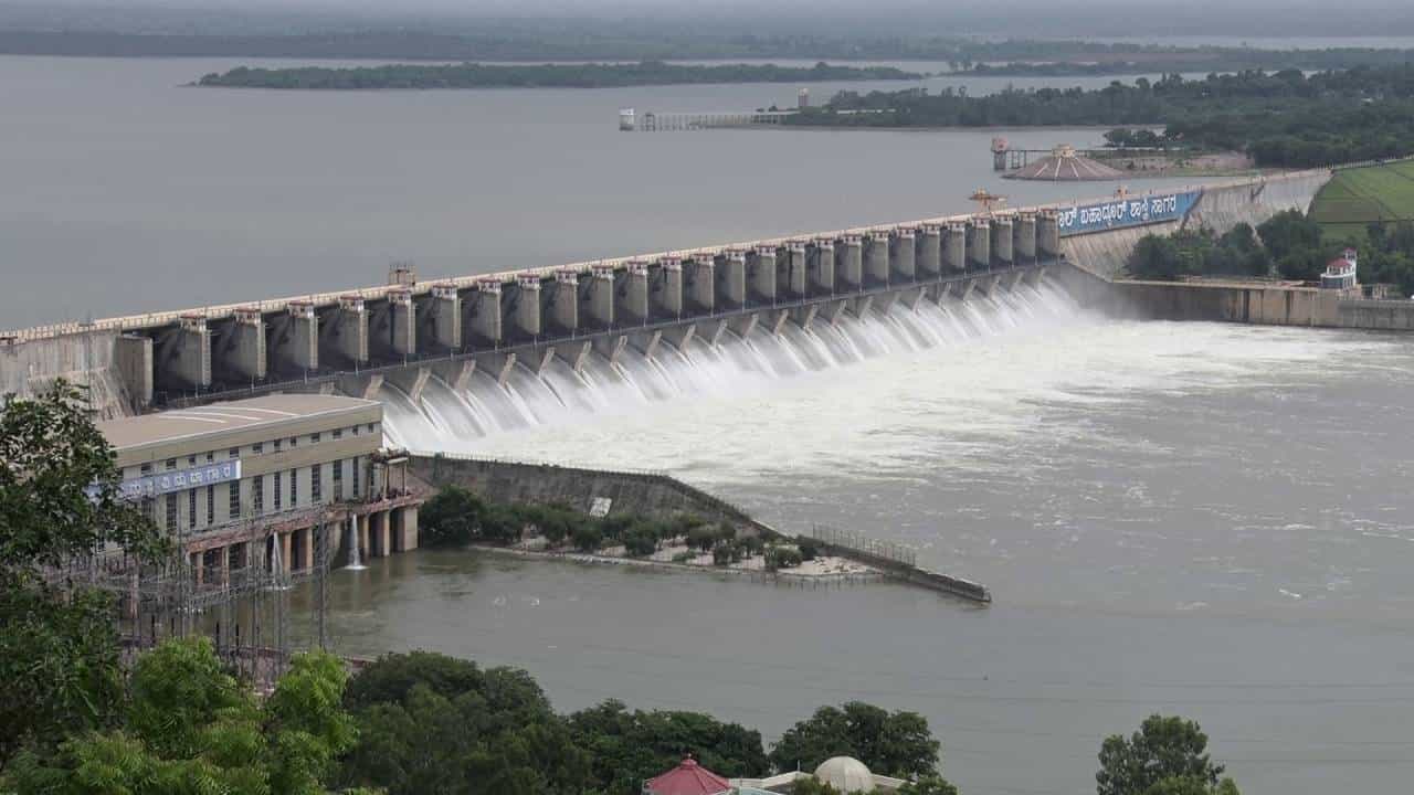 Karnataka Dam Water Level: ಆಲಮಟ್ಟಿ ಭರ್ತಿಗೆ 2 ಅಡಿ ಬಾಕಿ, ರಾಜ್ಯದ ಜಲಾಶಯಗಳ ನೀರಿನ ಮಟ್ಟ ವಿವರ ಇಲ್ಲಿದೆ Karnataka Dam Water Level: ಆಲಮಟ್ಟಿ ಭರ್ತಿಗೆ 2 ಅಡಿ ಬಾಕಿ, ರಾಜ್ಯದ ಜಲಾಶಯಗಳ ನೀರಿನ ಮಟ್ಟ ವಿವರ ಇಲ್ಲಿದೆ