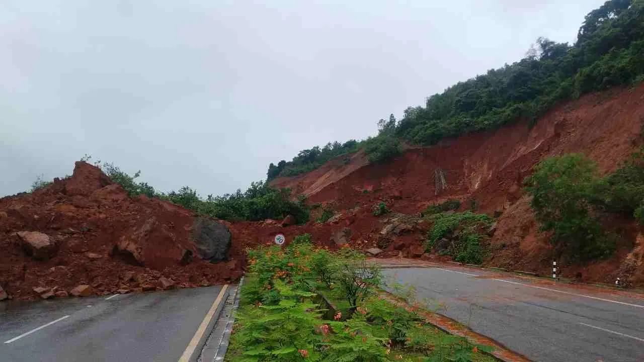 ಕರ್ನಾಟಕದ ಸಾವಿರಕ್ಕೂ ಹೆಚ್ಚು ಸ್ಥಳಗಳಲ್ಲಿ ಭೂಕುಸಿತದ ಆತಂಕ: ಭೂವೈಜ್ಞಾನಿಕ ಸಮೀಕ್ಷೆಯಿಂದ ಆತಂಕಕಾರಿ ವರದಿ