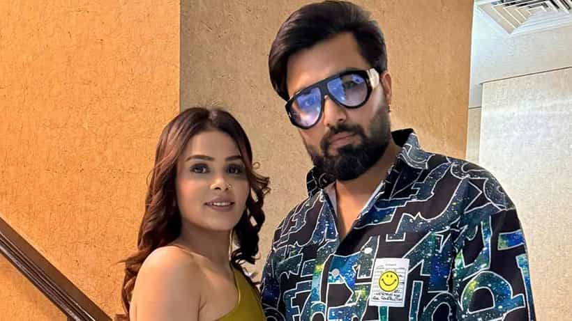 ಬಿಗ್ ಬಾಸ್ ಮನೆಯ ಸೆ* ವಿಡಿಯೋ ವೈರಲ್; ತಪ್ಪು ಮಾಡಿದ ಪತಿಯನ್ನು ವಹಿಸಿಕೊಂಡು ಬಂದ ಪತ್ನಿ