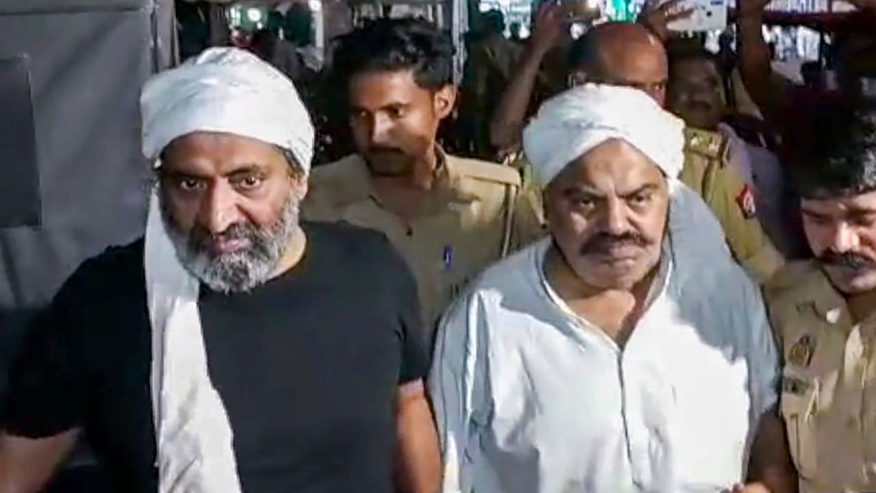 ಉತ್ತರ ಪ್ರದೇಶ ಸರ್ಕಾರದಿಂದ ಅತೀಕ್ ಅಹ್ಮದ್ನ ₹ 50 ಕೋಟಿ ಮೌಲ್ಯದ ಆಸ್ತಿ ಸ್ವಾಧೀನ ಉತ್ತರ ಪ್ರದೇಶ ಸರ್ಕಾರದಿಂದ ಅತೀಕ್ ಅಹ್ಮದ್ನ ₹ 50 ಕೋಟಿ ಮೌಲ್ಯದ ಆಸ್ತಿ ಸ್ವಾಧೀನ