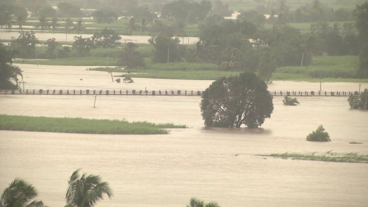 Flood in Bagalkot district, Mudhola-Sangli road closed 