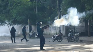 ಬಾಂಗ್ಲಾದೇಶದಲ್ಲಿ ವಿದ್ಯಾರ್ಥಿಗಳ ಪ್ರತಿಭಟನೆ ತೀವ್ರ; ಜೈಲಿಗೆ ಬೆಂಕಿ ಹಚ್ಚಿದ ಪ್ರತಿಭಟನಾಕಾರರು, ನೂರಾರು ಕೈದಿಗಳ ಬಿಡುಗಡೆ