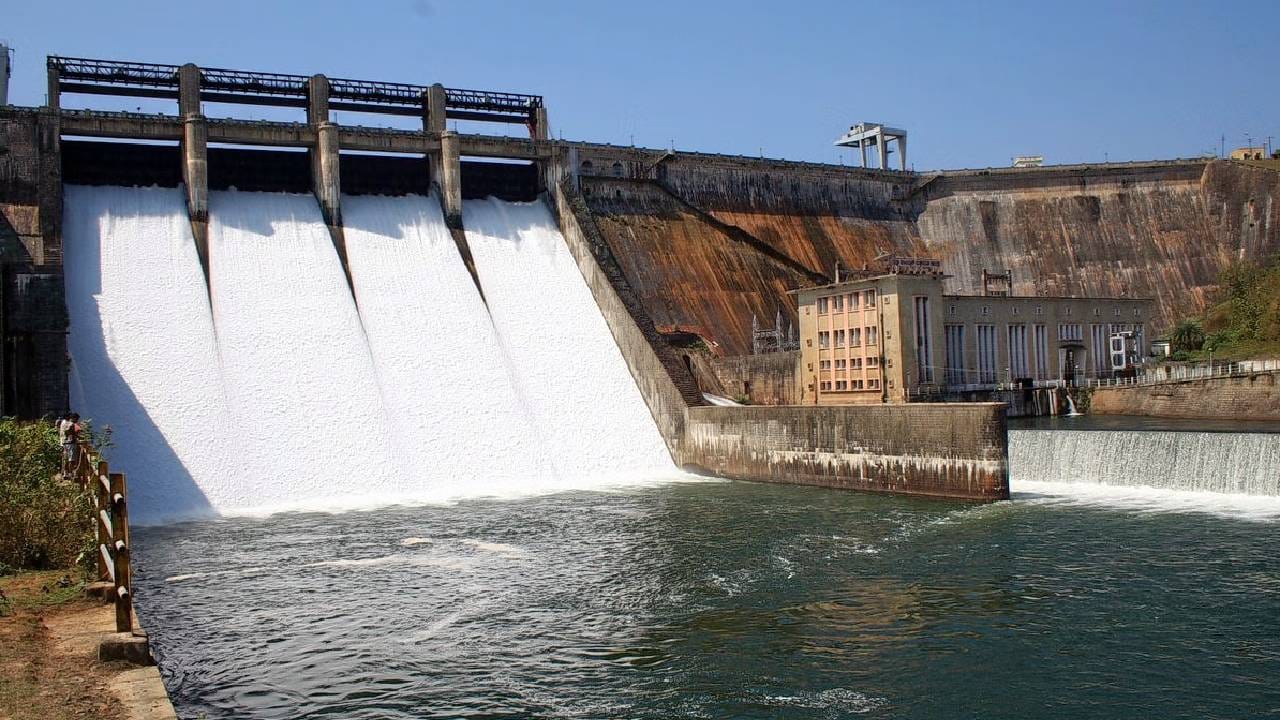 Karnataka Dam Water Level: ಭದ್ರಾ ಡ್ಯಾಂ ಭರ್ತಿಗೆ ಕೆಲವೇ ಅಡಿ ಬಾಕಿ, ರಾಜ್ಯದ 14 ಜಲಾಶಯಗಳ ನೀರಿನ ಮಟ್ಟ ವಿವರ ಹೀಗಿದೆ Karnataka Dam Water Level: ಭದ್ರಾ ಡ್ಯಾಂ ಭರ್ತಿಗೆ ಕೆಲವೇ ಅಡಿ ಬಾಕಿ, ರಾಜ್ಯದ 14 ಜಲಾಶಯಗಳ ನೀರಿನ ಮಟ್ಟ ವಿವರ ಹೀಗಿದೆ