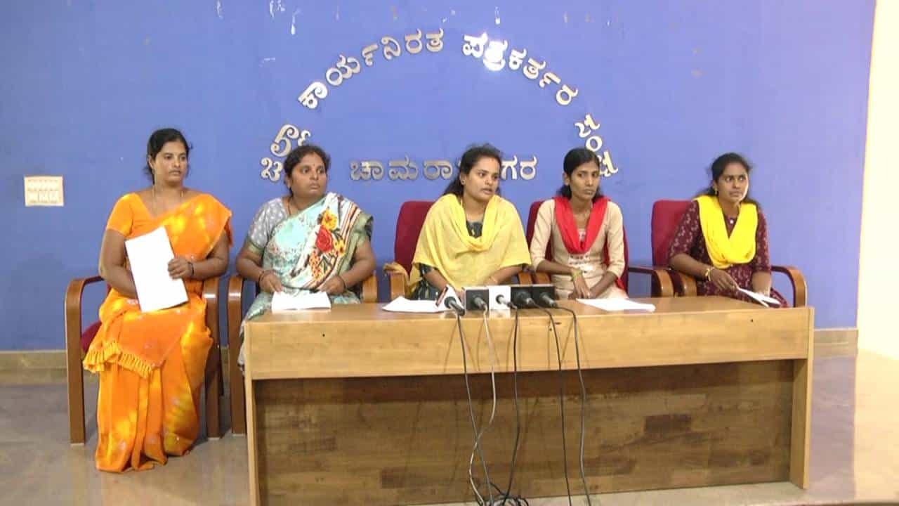 ಚಾಮರಾಜನಗರ ಆಕ್ಸಿಜನ್ ದುರಂತ: ದಯಾಮರಣ ಕೋರಿ ಸಂತ್ರಸ್ತೆಯರಿಂದ ರಾಷ್ಟ್ರಪತಿಗೆ ಪತ್ರ ಚಾಮರಾಜನಗರ ಆಕ್ಸಿಜನ್ ದುರಂತ: ದಯಾಮರಣ ಕೋರಿ ಸಂತ್ರಸ್ತೆಯರಿಂದ ರಾಷ್ಟ್ರಪತಿಗೆ ಪತ್ರ