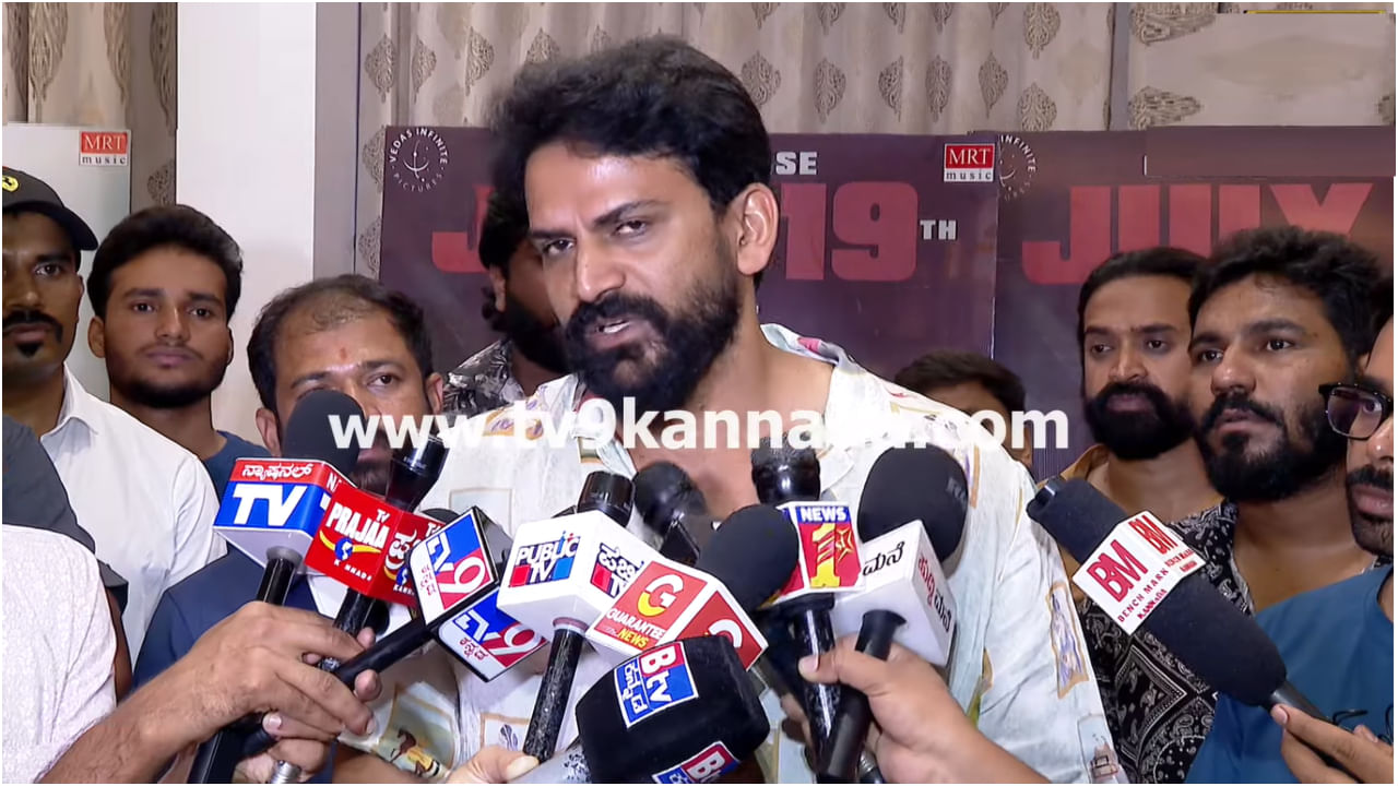 ದರ್ಶನ್ ಕೇಸ್ ಬಗ್ಗೆ ಡಾಲಿ ಸೈಲೆಂಟ್ ಆಗಿದ್ದು ಯಾಕೆ? ಕೊನೆಗೂ ಉತ್ತರಿಸಿದ ನಟ ದರ್ಶನ್ ಕೇಸ್ ಬಗ್ಗೆ ಡಾಲಿ ಸೈಲೆಂಟ್ ಆಗಿದ್ದು ಯಾಕೆ? ಕೊನೆಗೂ ಉತ್ತರಿಸಿದ ನಟ