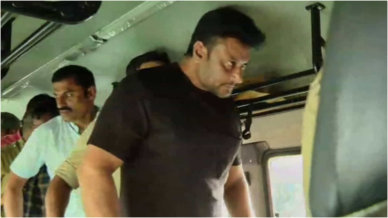 ದರ್ಶನ್ ಯಾಕೆ ಜೈಲಿನಲ್ಲೇ ಇರಬೇಕು? ಪೊಲೀಸರು ನೀಡಿದ 30 ಕಾರಣಗಳು ಇಲ್ಲಿವೆ.. ದರ್ಶನ್ ಯಾಕೆ ಜೈಲಿನಲ್ಲೇ ಇರಬೇಕು? ಪೊಲೀಸರು ನೀಡಿದ 30 ಕಾರಣಗಳು ಇಲ್ಲಿವೆ..