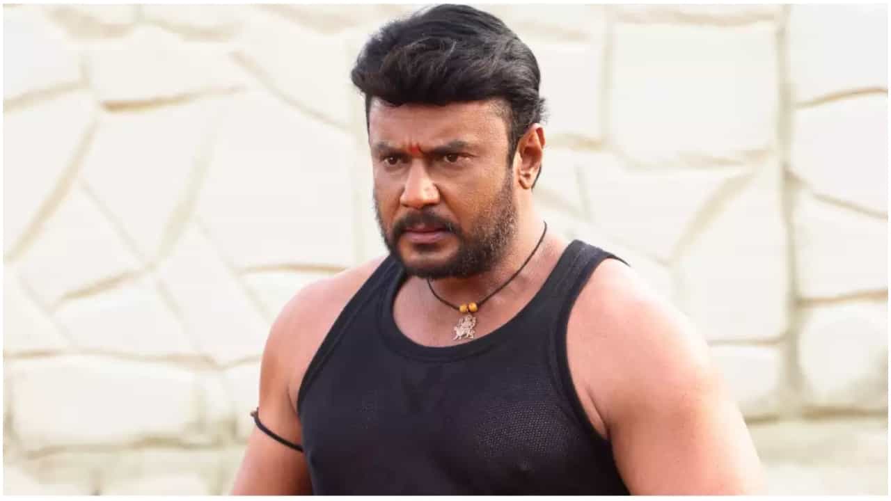 ‘ದರ್ಶನ್ಗೂ ಇತರೆ ವಿಚಾರಣಾಧೀನ ಖೈದಿಗಳಿಗೂ ವ್ಯತ್ಯಾಸವಿಲ್ಲ’; ಮನೆ ಊಟ ಕೇಳಿದ ನಟನಿಗೆ ಕೋರ್ಟ್ ಚಾಟಿ ‘ದರ್ಶನ್ಗೂ ಇತರೆ ವಿಚಾರಣಾಧೀನ ಖೈದಿಗಳಿಗೂ ವ್ಯತ್ಯಾಸವಿಲ್ಲ’; ಮನೆ ಊಟ ಕೇಳಿದ ನಟನಿಗೆ ಕೋರ್ಟ್ ಚಾಟಿ
