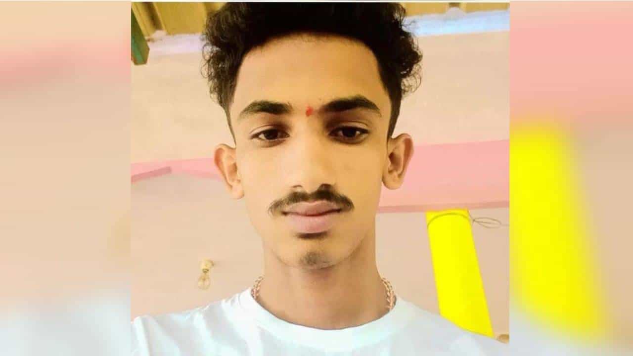ಸೆಮಿಸ್ಟರ್ ಪರೀಕ್ಷೆಯಲ್ಲಿ ಫೇಲ್; ಮನನೊಂದ ವಿದ್ಯಾರ್ಥಿ ಕಳೆನಾಶಕ ಸೇವಿಸಿ ಆತ್ಮಹತ್ಯೆ ಸೆಮಿಸ್ಟರ್ ಪರೀಕ್ಷೆಯಲ್ಲಿ ಫೇಲ್; ಮನನೊಂದ ವಿದ್ಯಾರ್ಥಿ ಕಳೆನಾಶಕ ಸೇವಿಸಿ ಆತ್ಮಹತ್ಯೆ