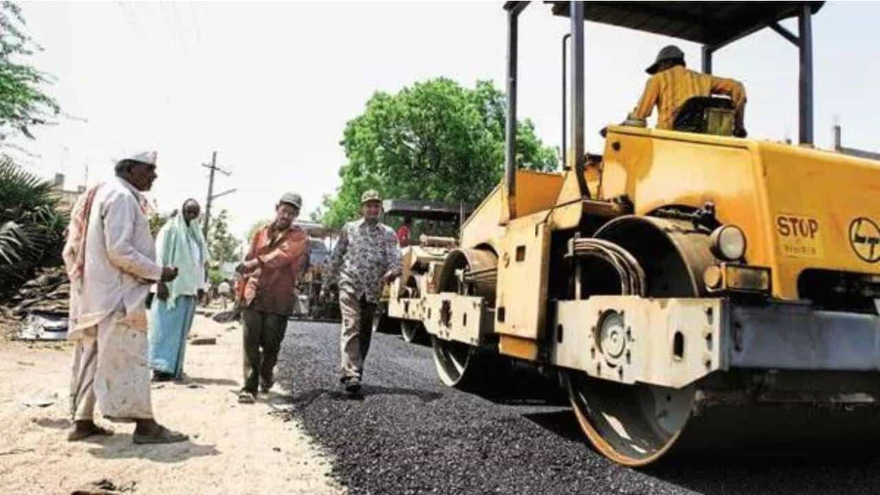 Budget 2024 PMGSY: ಕೇಂದ್ರ ಬಜೆಟ್​ನಲ್ಲಿ ಪ್ರಧಾನಮಂತ್ರಿ ಗ್ರಾಮ ಸಡಕ್ ಯೋಜನೆಗೆ ಹೆಚ್ಚಿನ ಒತ್ತು