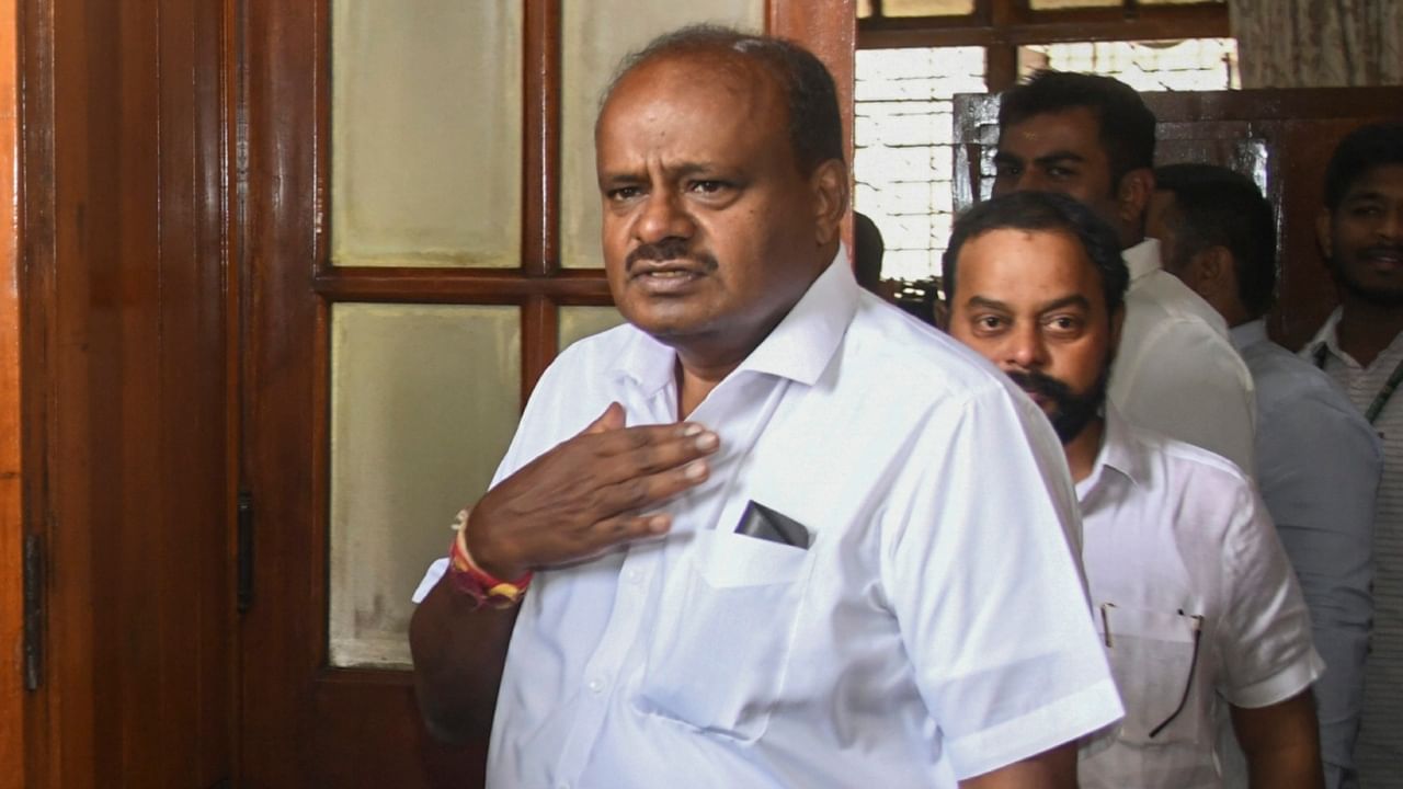 ಹೆಮ್ಮೆಯ ಸೇನೆಯನ್ನೂ ಹೀಗಳೆದ ಡಿಸಿಎಂ, ಇದು ದುರ್ದೈವ ಎಂದ ಹೆಚ್ಡಿ ಕುಮಾರಸ್ವಾಮಿ ಹೆಮ್ಮೆಯ ಸೇನೆಯನ್ನೂ ಹೀಗಳೆದ ಡಿಸಿಎಂ, ಇದು ದುರ್ದೈವ ಎಂದ ಹೆಚ್ಡಿ ಕುಮಾರಸ್ವಾಮಿ