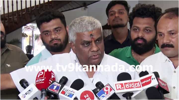 ಪ್ರಜ್ವಲ್ ಭೇಟಿಯಾಗಲ್ಲ; ನಮಗೆ ದೇವರು, ನ್ಯಾಯಾಂಗವೇ ಗತಿಯೆಂದ ಹೆಚ್ಡಿ ರೇವಣ್ಣ ಪ್ರಜ್ವಲ್ ಭೇಟಿಯಾಗಲ್ಲ; ನಮಗೆ ದೇವರು, ನ್ಯಾಯಾಂಗವೇ ಗತಿಯೆಂದ ಹೆಚ್ಡಿ ರೇವಣ್ಣ