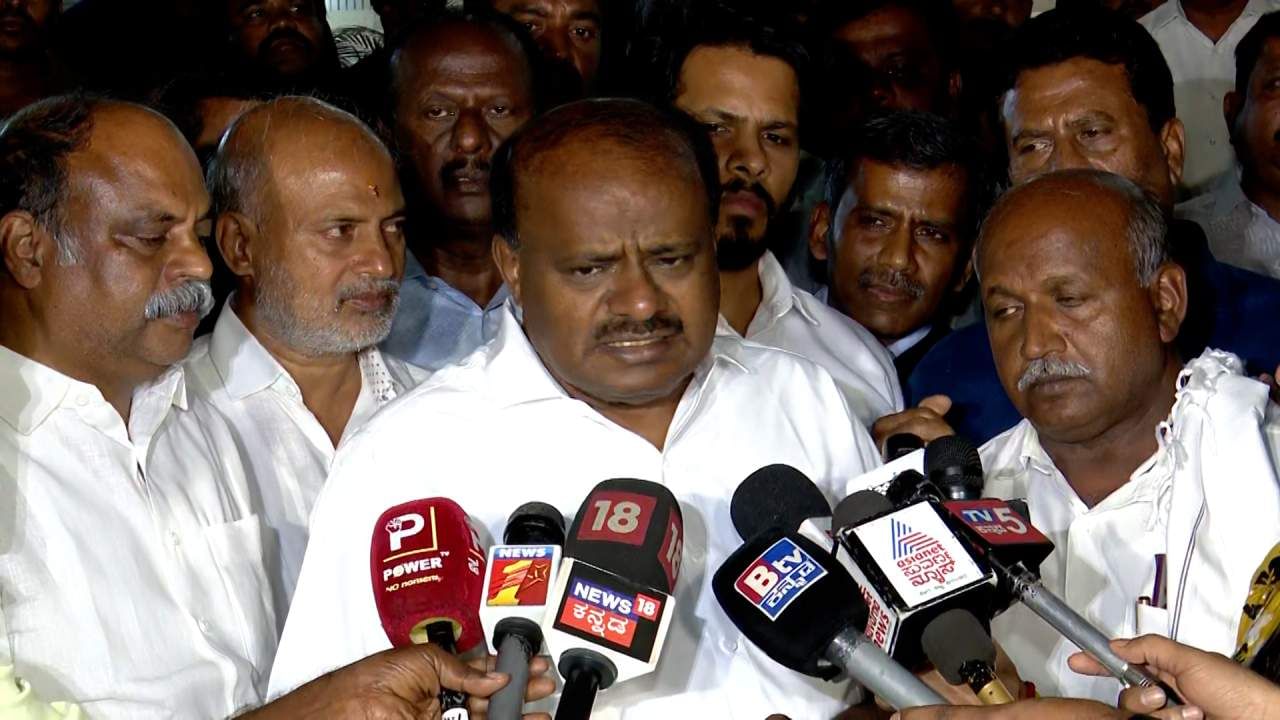 ಕೆಲಸದ ಒತ್ತಡದಿಂದ ಒಮ್ಮೊಮ್ಮೆ ಹೀಗಾಗುತ್ತದೆ: ಚಿಕಿತ್ಸೆ ಬಳಿಕ ಹೆಚ್ಡಿ ಕುಮಾರಸ್ವಾಮಿ ಮಾತು ಕೆಲಸದ ಒತ್ತಡದಿಂದ ಒಮ್ಮೊಮ್ಮೆ ಹೀಗಾಗುತ್ತದೆ: ಚಿಕಿತ್ಸೆ ಬಳಿಕ ಹೆಚ್ಡಿ ಕುಮಾರಸ್ವಾಮಿ ಮಾತು