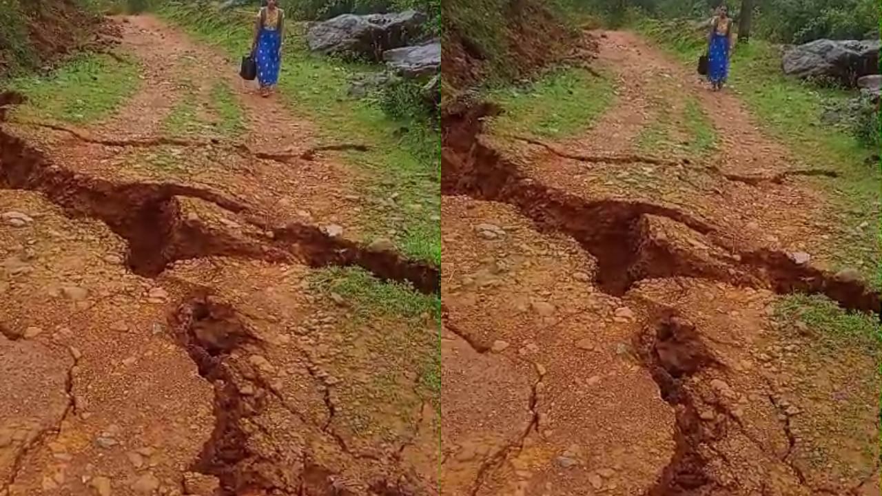 ಮಲೆನಾಡು ಶಿವಮೊಗ್ಗದಲ್ಲಿ ಮುಂದುವರಿದ ಮಳೆಯ ಅಬ್ಬರ ಮುಂದುವರಿದಿದ್ದು, ಹೊಸನಗರ ತಾಲೂಕಿನ ಅರಮನೆಕೊಪ್ಪ ಗ್ರಾಪಂ ವ್ಯಾಪ್ತಿಯ ಕುಂದಗಲ್ಲುವಿನಲ್ಲಿ ಭಾರೀ ಪ್ರಮಾಣದ ಭೂ ಕುಸಿತ ಸಂಭವಿಸಿದೆ. ಸಂಪೂರ್ಣ ಭೂಕುಸಿತವಾದರೆ ಸಂಚಾರ ಕಡಿತಗೊಳ್ಳುವ ಆತಂಕ ಎದುರಾಗಿದೆ.