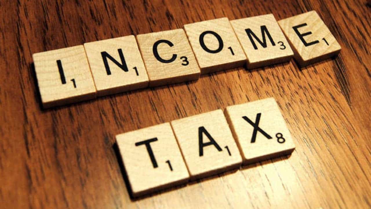 Income tax slab rates: ತೆರಿಗೆ ಪಾವತಿದಾರರಿಗೆ ಖುಷಿ ಸುದ್ದಿ; ಸ್ಲ್ಯಾಬ್ ದರ ಪರಿಷ್ಕರಣೆ; ಸ್ಟ್ಯಾಂಡರ್ಡ್ ಡಿಡಕ್ಷನ್ 75,000 ರೂಗೆ ಏರಿಕೆ Income tax slab rates: ತೆರಿಗೆ ಪಾವತಿದಾರರಿಗೆ ಖುಷಿ ಸುದ್ದಿ; ಸ್ಲ್ಯಾಬ್ ದರ ಪರಿಷ್ಕರಣೆ; ಸ್ಟ್ಯಾಂಡರ್ಡ್ ಡಿಡಕ್ಷನ್ 75,000 ರೂಗೆ ಏರಿಕೆ