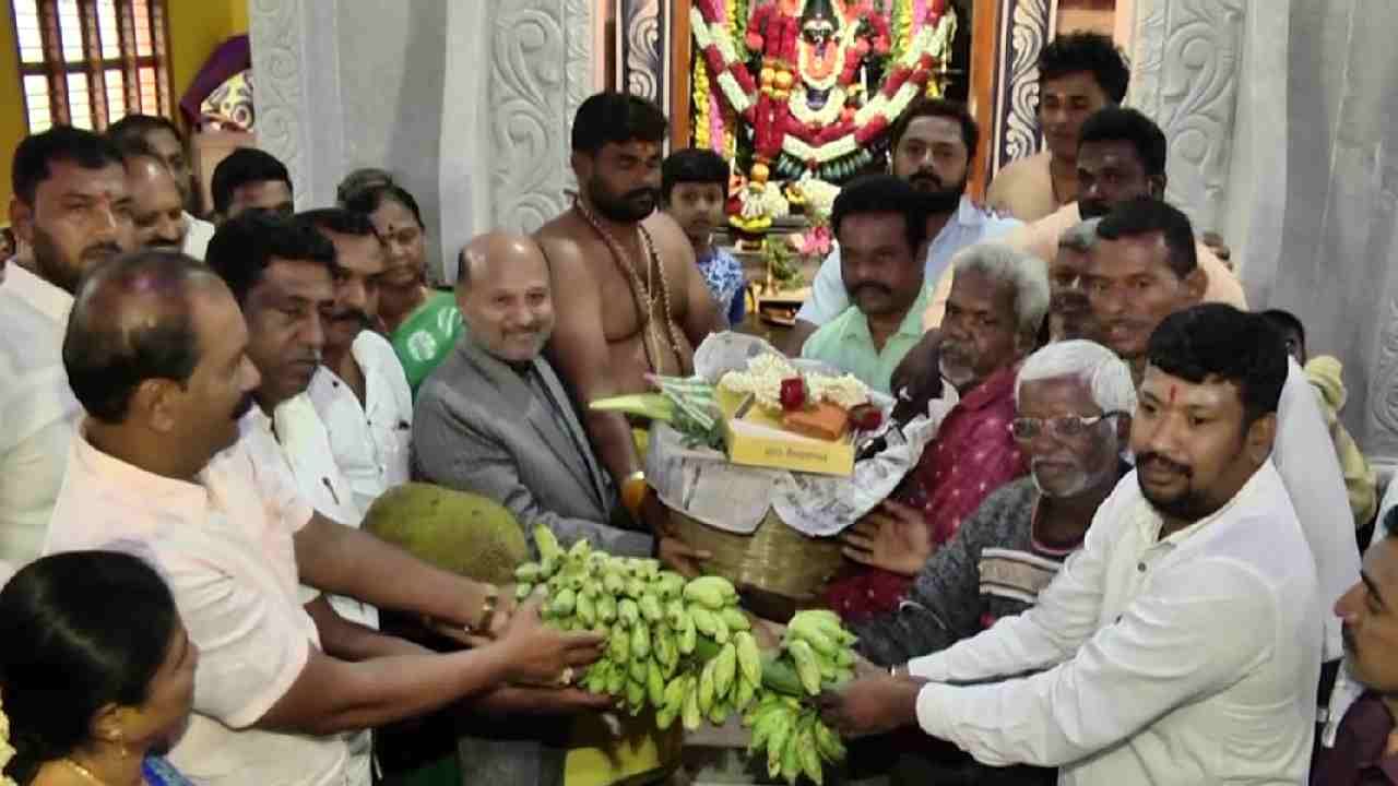 ರಾಮನಗರ ಚಾಮುಂಡೇಶ್ವರಿ ಕರಗಕ್ಕೆ ಸಿದ್ಧತೆ; ಡಿಸಿಎಂ ಸಿಎಂ ಆಗಲಿ ಎಂದು ಶಕ್ತಿ ದೇವತೆಗೆ ಶಾಸಕನ ಹರಕೆ ರಾಮನಗರ ಚಾಮುಂಡೇಶ್ವರಿ ಕರಗಕ್ಕೆ ಸಿದ್ಧತೆ; ಡಿಸಿಎಂ ಸಿಎಂ ಆಗಲಿ ಎಂದು ಶಕ್ತಿ ದೇವತೆಗೆ ಶಾಸಕನ ಹರಕೆ