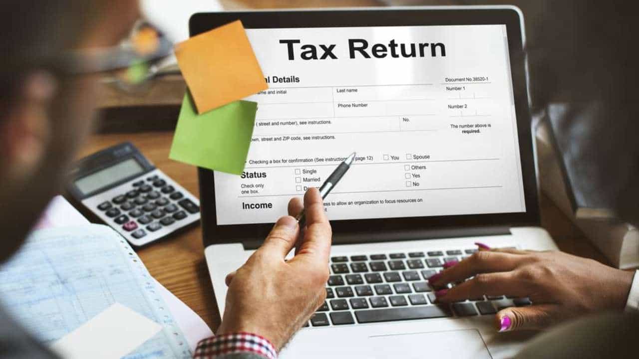 ITR Filing Deadline: ಜುಲೈ 31ರೊಳಗೆ ಐಟಿ ರಿಟರ್ನ್ಸ್ ಸಲ್ಲಿಸದಿದ್ದರೆ ಏನಾಗುತ್ತೆ? ITR Filing Deadline: ಜುಲೈ 31ರೊಳಗೆ ಐಟಿ ರಿಟರ್ನ್ಸ್ ಸಲ್ಲಿಸದಿದ್ದರೆ ಏನಾಗುತ್ತೆ?